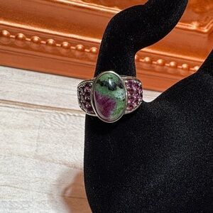Elegant Silver and Green Stone Ring